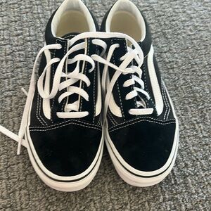 Black suede Vans never worn